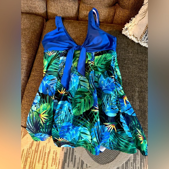 New with tags Size Small Fun in the Sun Swim dress - Picture 1 of 5